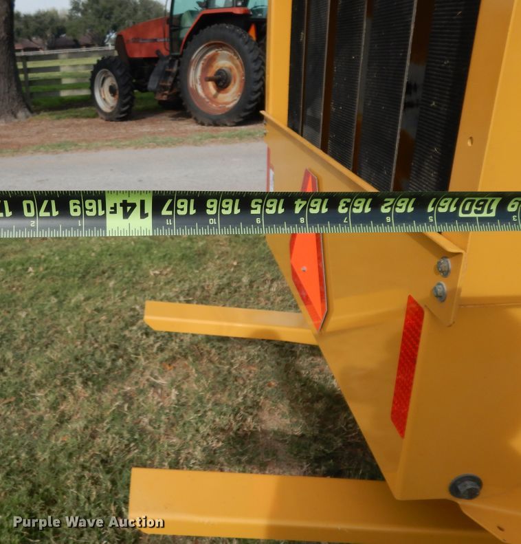 image for item DI8623 2012 Vermeer Rebel 5420  round baler