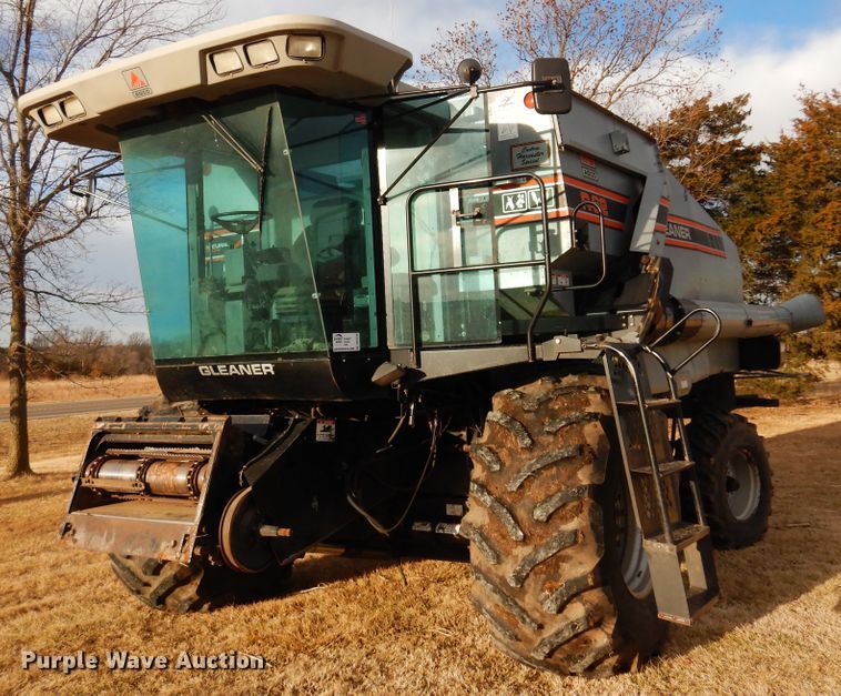 image for item DK4239 1996 Gleaner R62  combine