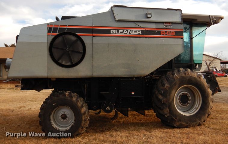 image for item DK4239 1996 Gleaner R62  combine