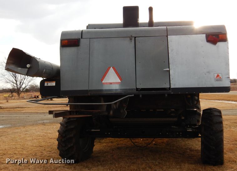 image for item DK4239 1996 Gleaner R62  combine