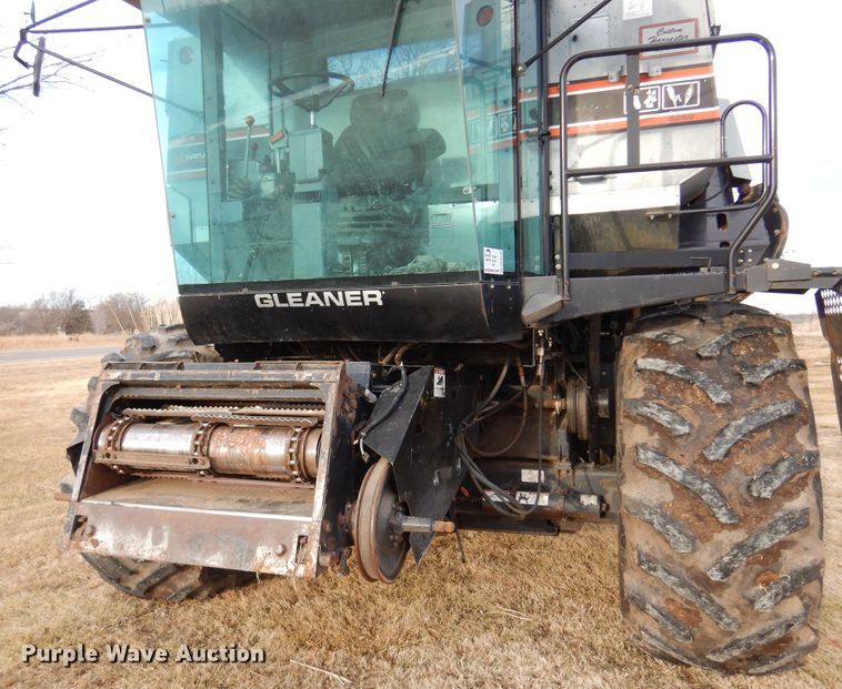 image for item DK4239 1996 Gleaner R62  combine