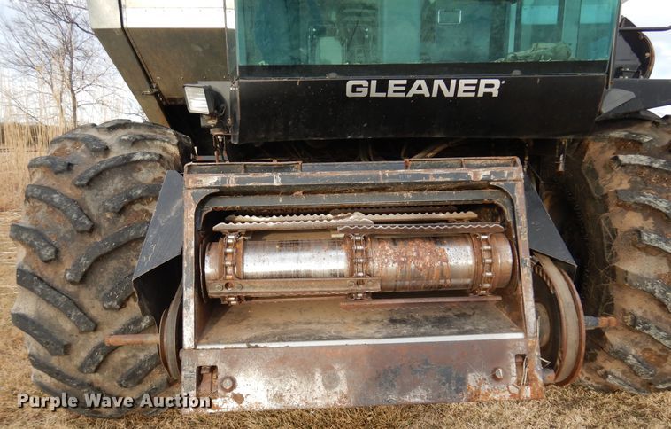 image for item DK4239 1996 Gleaner R62  combine