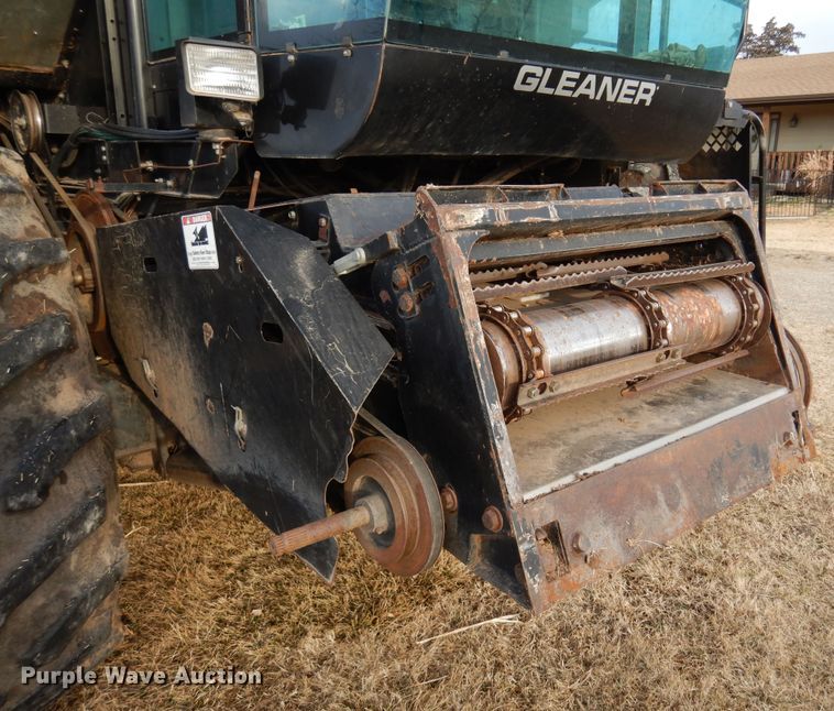 image for item DK4239 1996 Gleaner R62  combine