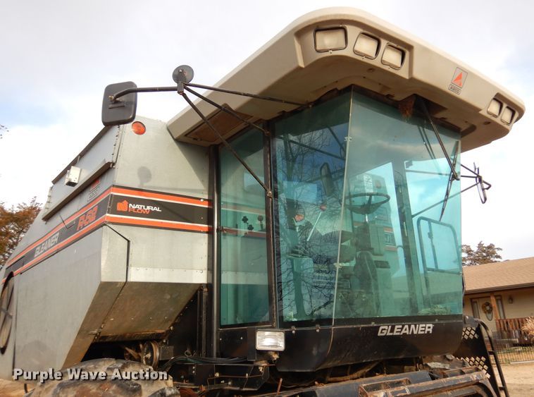 image for item DK4239 1996 Gleaner R62  combine