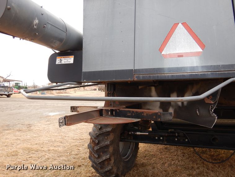 image for item DK4239 1996 Gleaner R62  combine