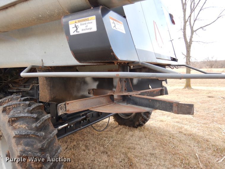 image for item DK4239 1996 Gleaner R62  combine