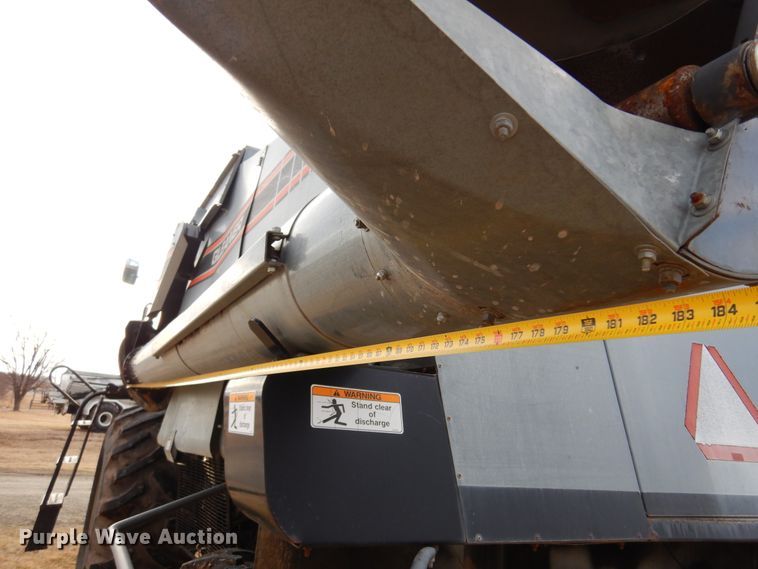 image for item DK4239 1996 Gleaner R62  combine