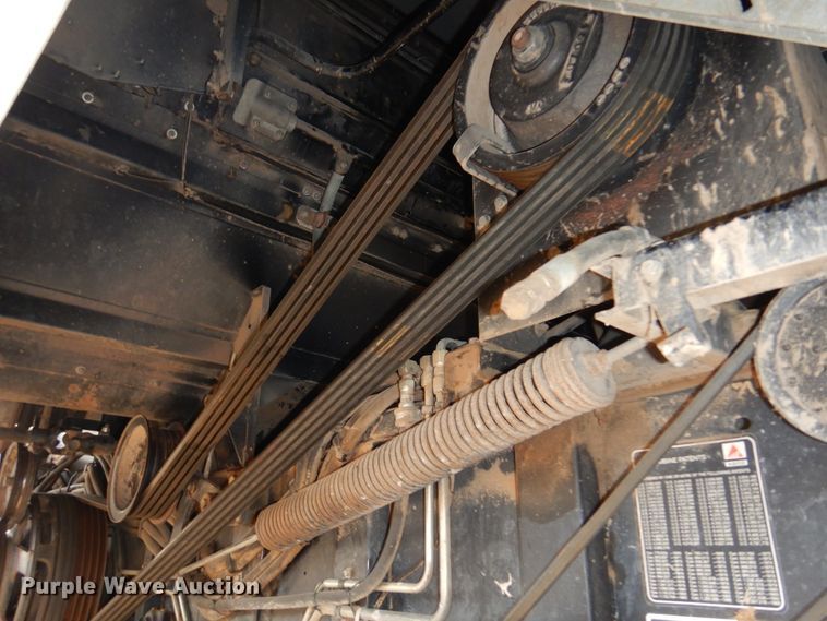 image for item DK4239 1996 Gleaner R62  combine