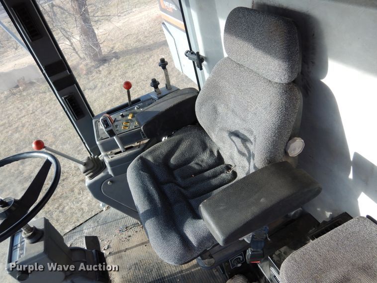 image for item DK4239 1996 Gleaner R62  combine