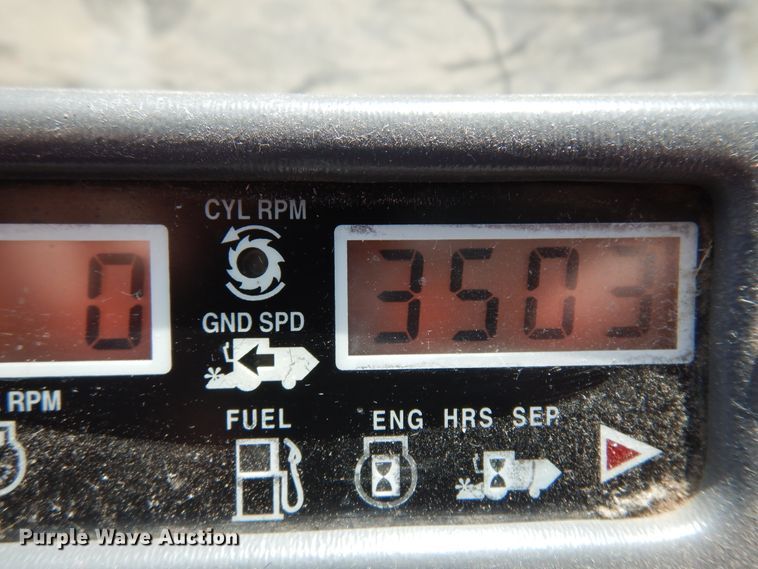 image for item DK4239 1996 Gleaner R62  combine