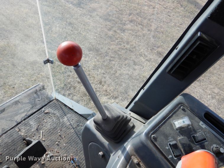 image for item DK4239 1996 Gleaner R62  combine