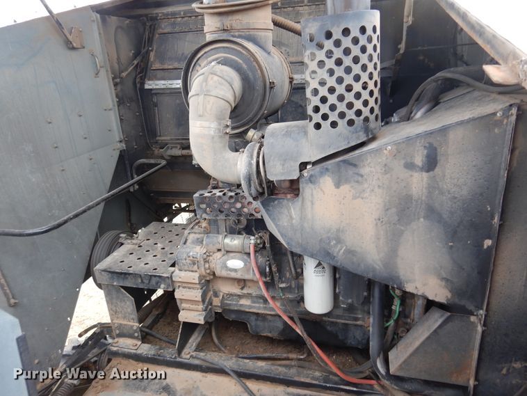 image for item DK4239 1996 Gleaner R62  combine