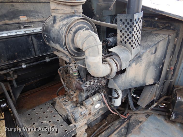 image for item DK4239 1996 Gleaner R62  combine