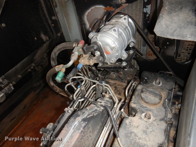 image for item DK4239 1996 Gleaner R62  combine