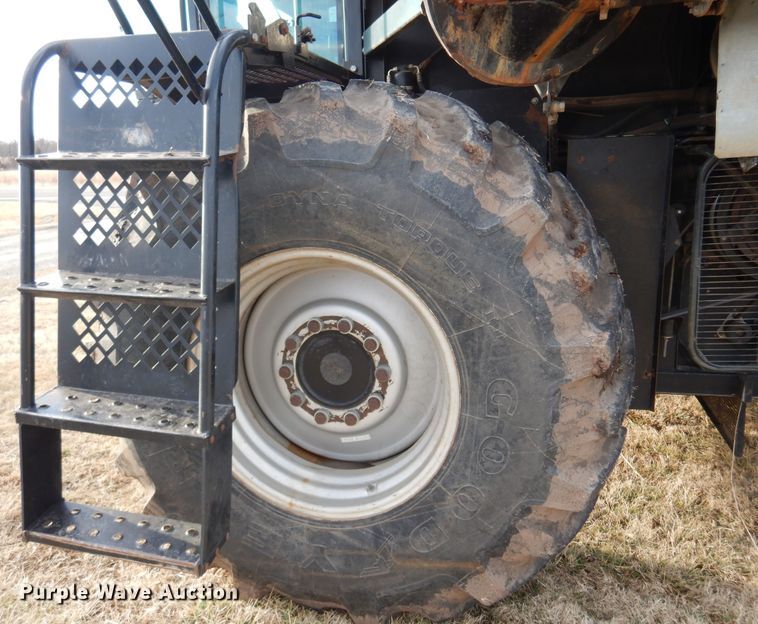 image for item DK4239 1996 Gleaner R62  combine