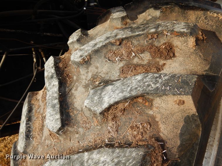 image for item DK4239 1996 Gleaner R62  combine