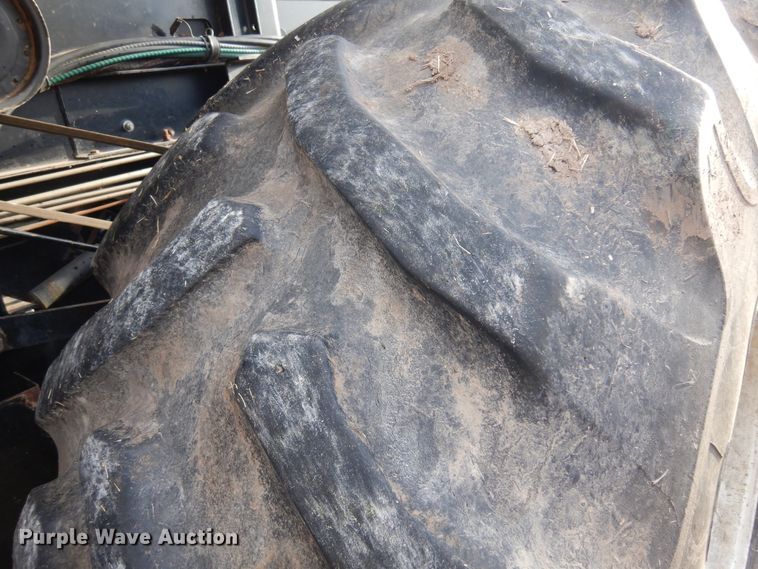 image for item DK4239 1996 Gleaner R62  combine