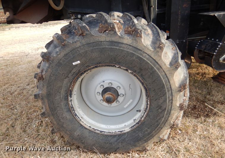 image for item DK4239 1996 Gleaner R62  combine