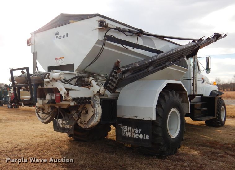 image for item DK4240 1998 International 2554  applicator truck