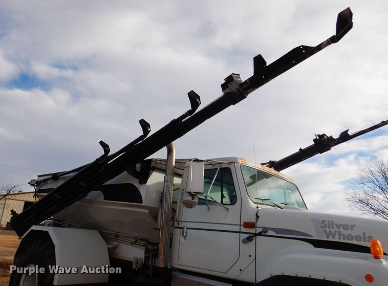 image for item DK4240 1998 International 2554  applicator truck