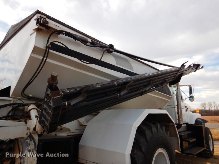 image for item DK4240 1998 International 2554  applicator truck