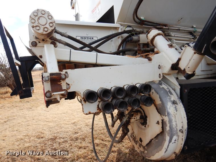 image for item DK4240 1998 International 2554  applicator truck