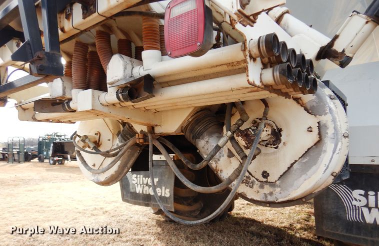 image for item DK4240 1998 International 2554  applicator truck