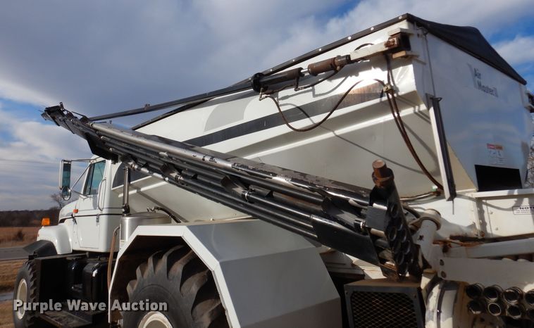 image for item DK4240 1998 International 2554  applicator truck