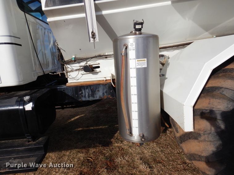 image for item DK4240 1998 International 2554  applicator truck