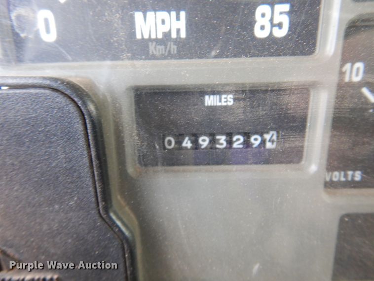 image for item DK4240 1998 International 2554  applicator truck