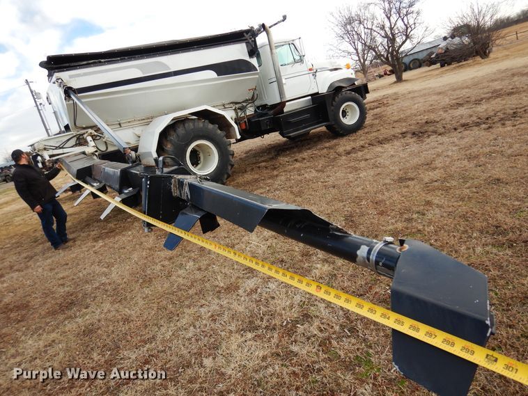 image for item DK4240 1998 International 2554  applicator truck