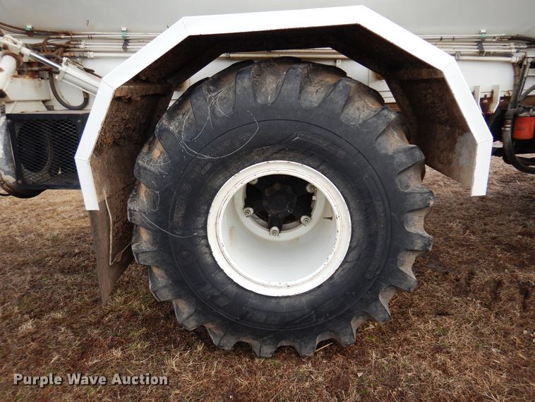 image for item DK4240 1998 International 2554  applicator truck