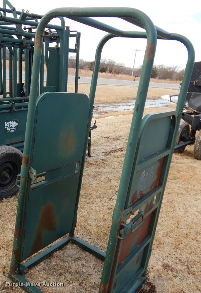 image for item DK4243 Behlen Country M1 Silencer  squeeze chute