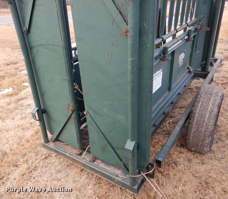 image for item DK4243 Behlen Country M1 Silencer  squeeze chute