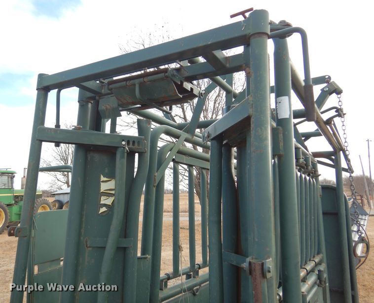 image for item DK4243 Behlen Country M1 Silencer  squeeze chute