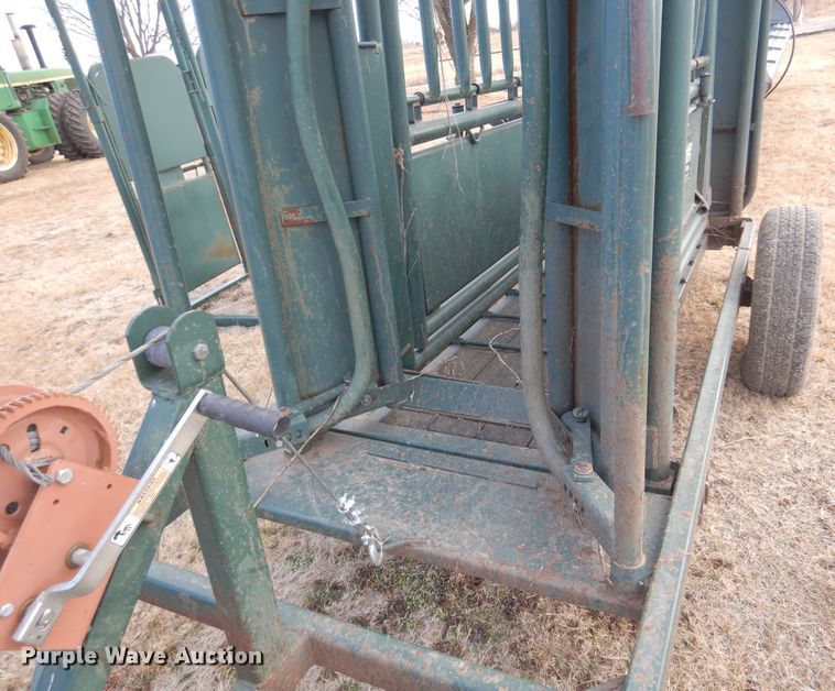 image for item DK4243 Behlen Country M1 Silencer  squeeze chute