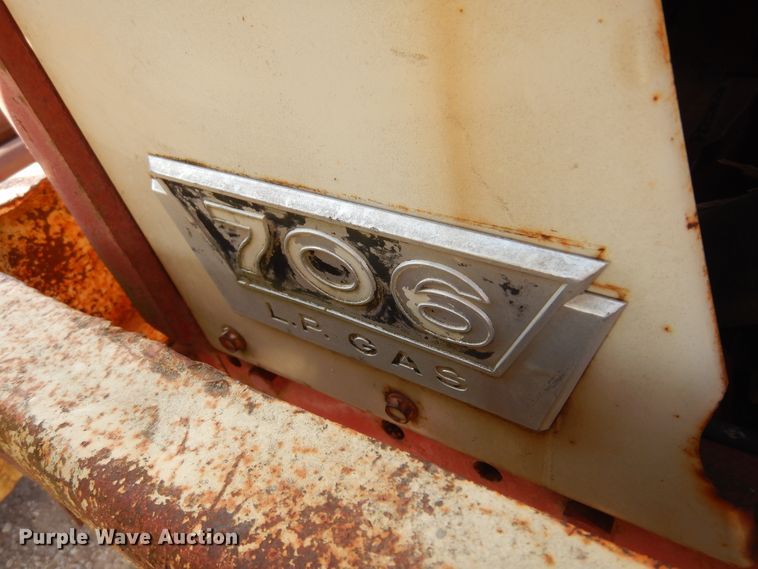 image for item DK4326 Farmall 706  tractor