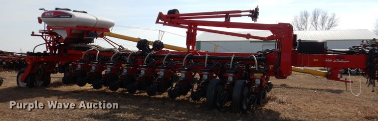 image for item DL5945 2013 White Challenger 8800  no-till planter