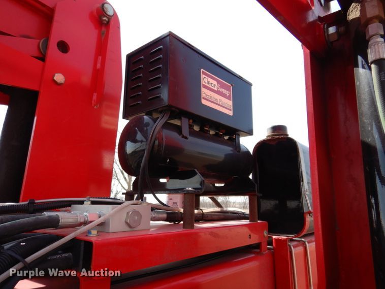 image for item DL5945 2013 White Challenger 8800  no-till planter