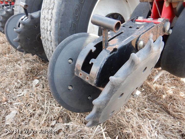 image for item DL5945 2013 White Challenger 8800  no-till planter