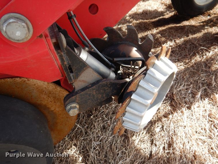 image for item DL5945 2013 White Challenger 8800  no-till planter