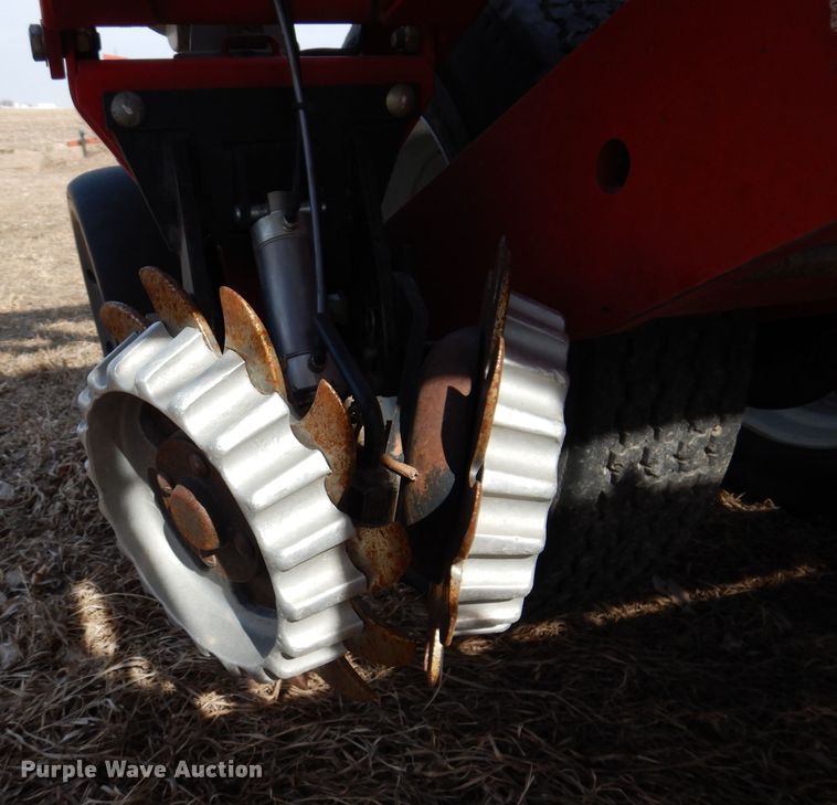 image for item DL5945 2013 White Challenger 8800  no-till planter