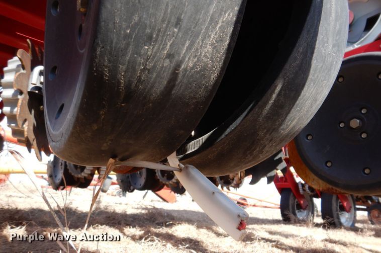 image for item DL5945 2013 White Challenger 8800  no-till planter