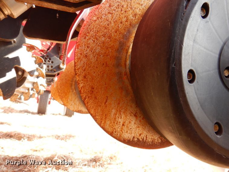 image for item DL5945 2013 White Challenger 8800  no-till planter