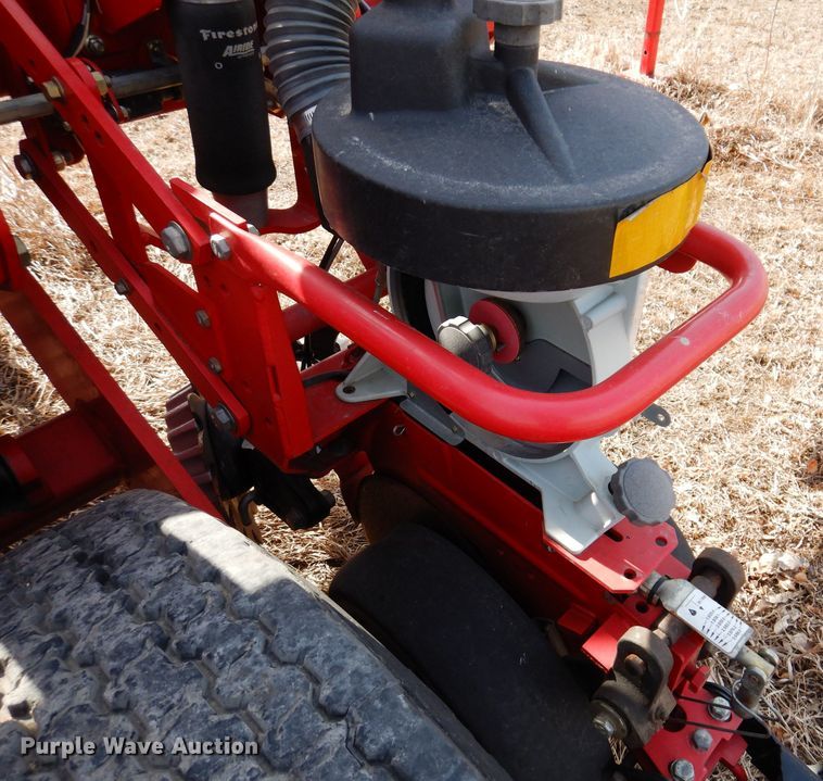 image for item DL5945 2013 White Challenger 8800  no-till planter