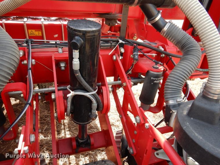 image for item DL5945 2013 White Challenger 8800  no-till planter