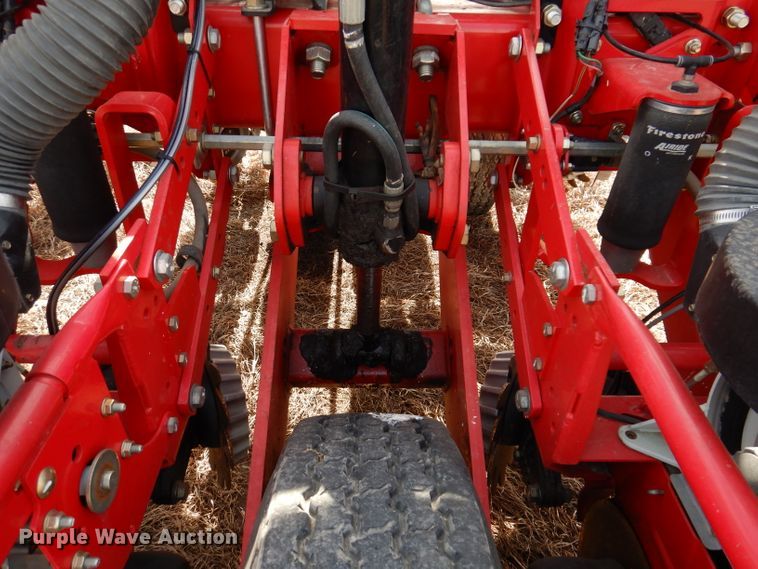 image for item DL5945 2013 White Challenger 8800  no-till planter