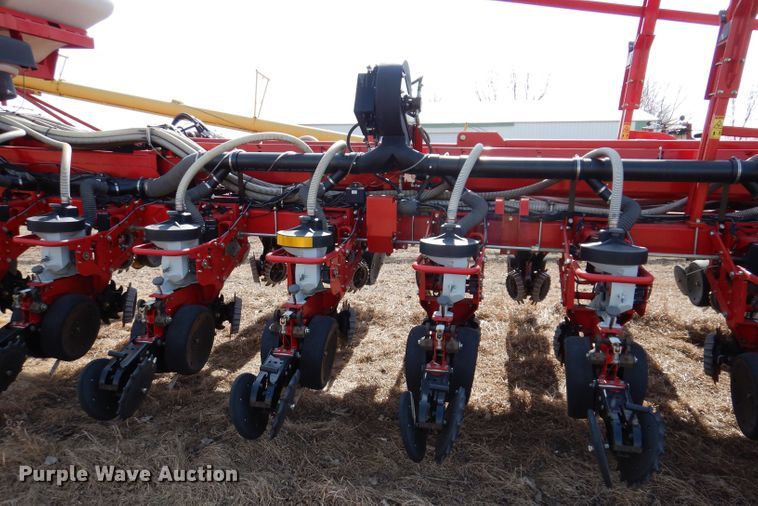 image for item DL5945 2013 White Challenger 8800  no-till planter