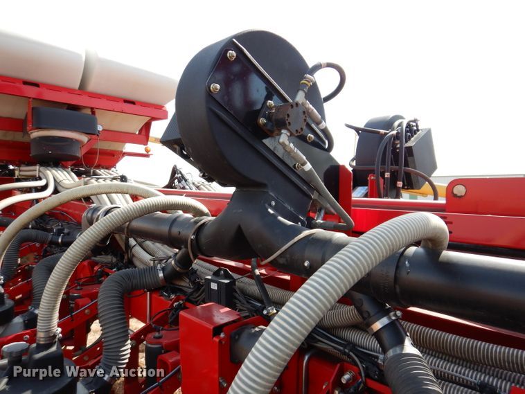 image for item DL5945 2013 White Challenger 8800  no-till planter