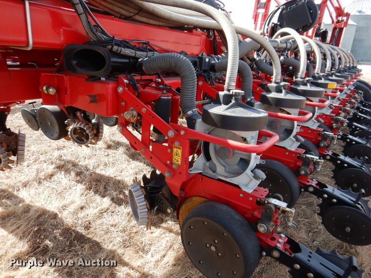 image for item DL5945 2013 White Challenger 8800  no-till planter